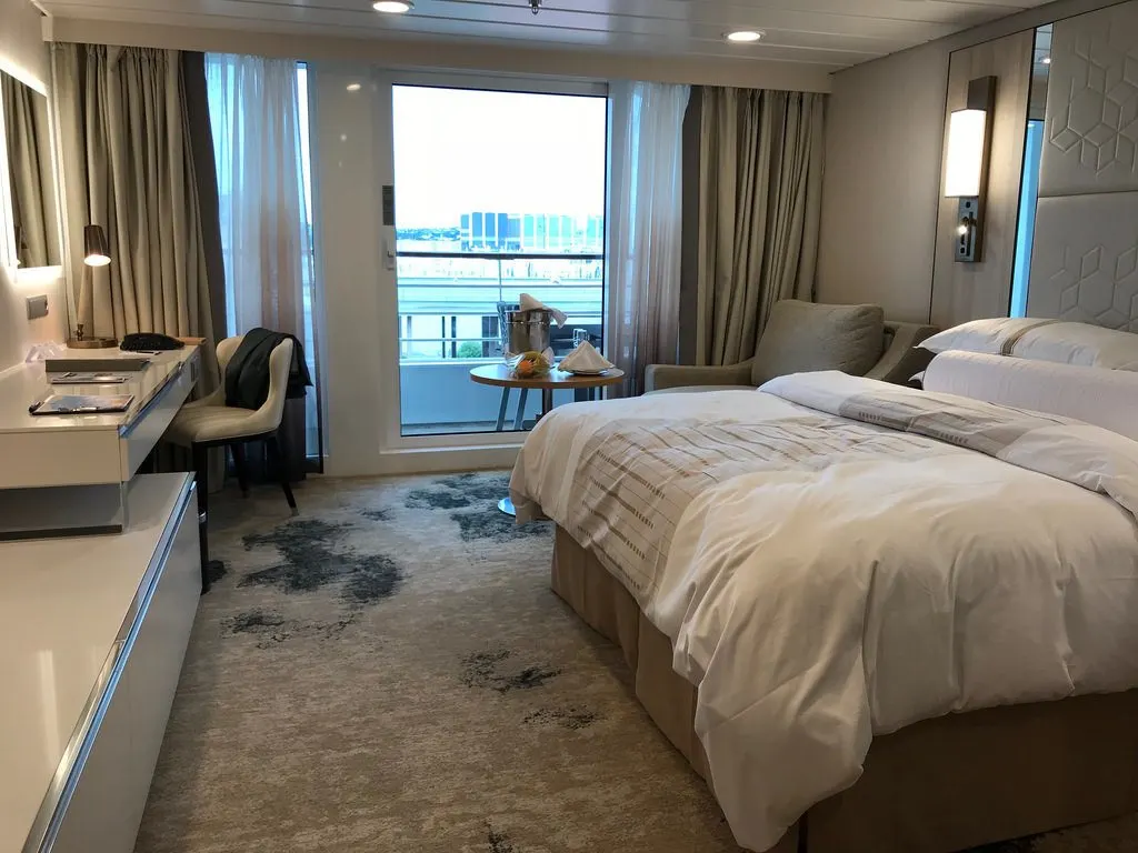 Azamara Pursuit suite - Club Continent
